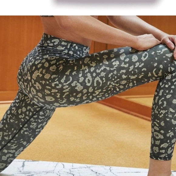 Varley 💙 Luna Legging Leopard XS - Picture 2 of 15